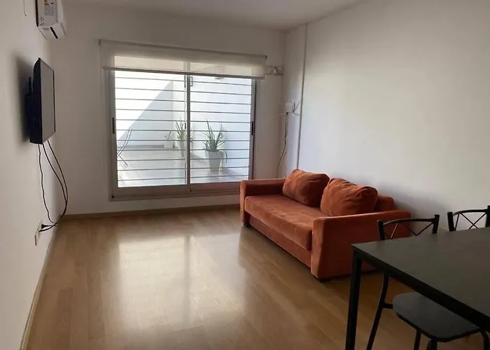 Departamento Para 4 Personas, Con Cochera, A Metros Del Centro De La Ciudad