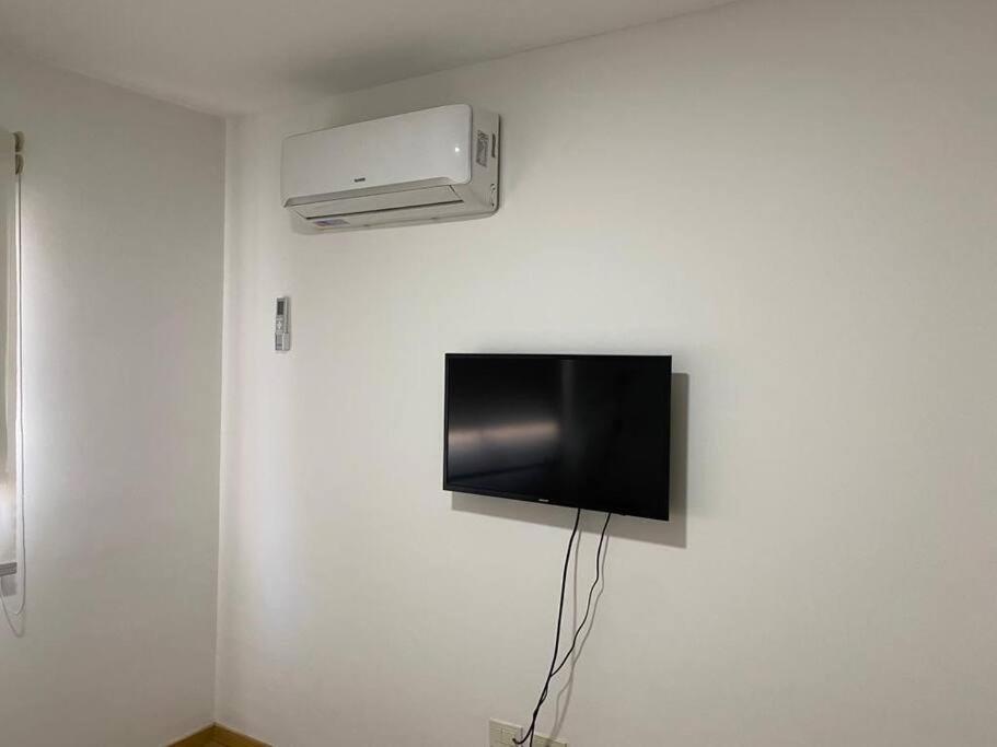 Departamento 4 Personas, Con Cochera, A Metros Del Centro De La Ciudad