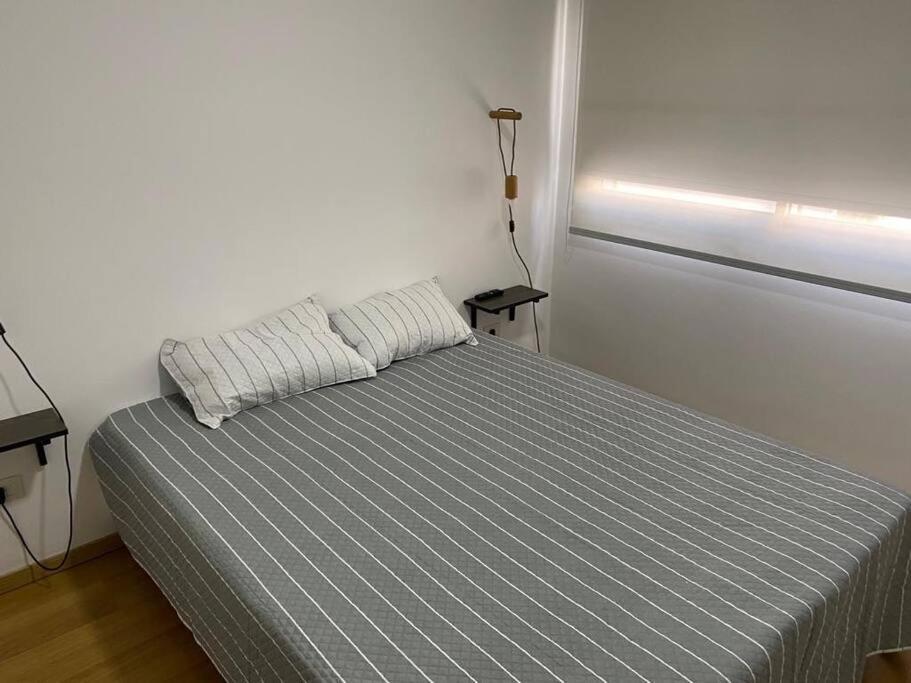 Departamento 4 Personas, Con Cochera, A Metros Del Centro De La Ciudad Rosario