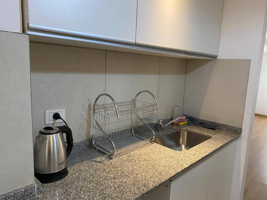 Departamento 4 Personas, Con Cochera, A Metros Del Centro De La Ciudad *